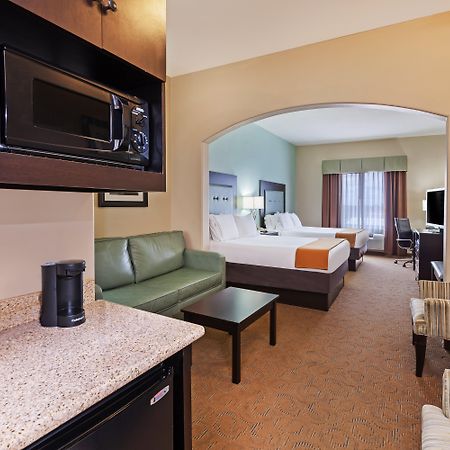 Holiday Inn Express & Suites Victoria, An Ihg Hotel Exterior photo