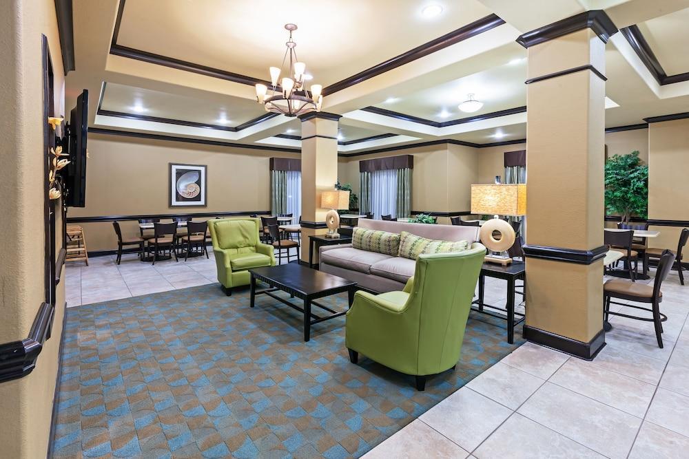 Holiday Inn Express & Suites Victoria, An Ihg Hotel Exterior photo