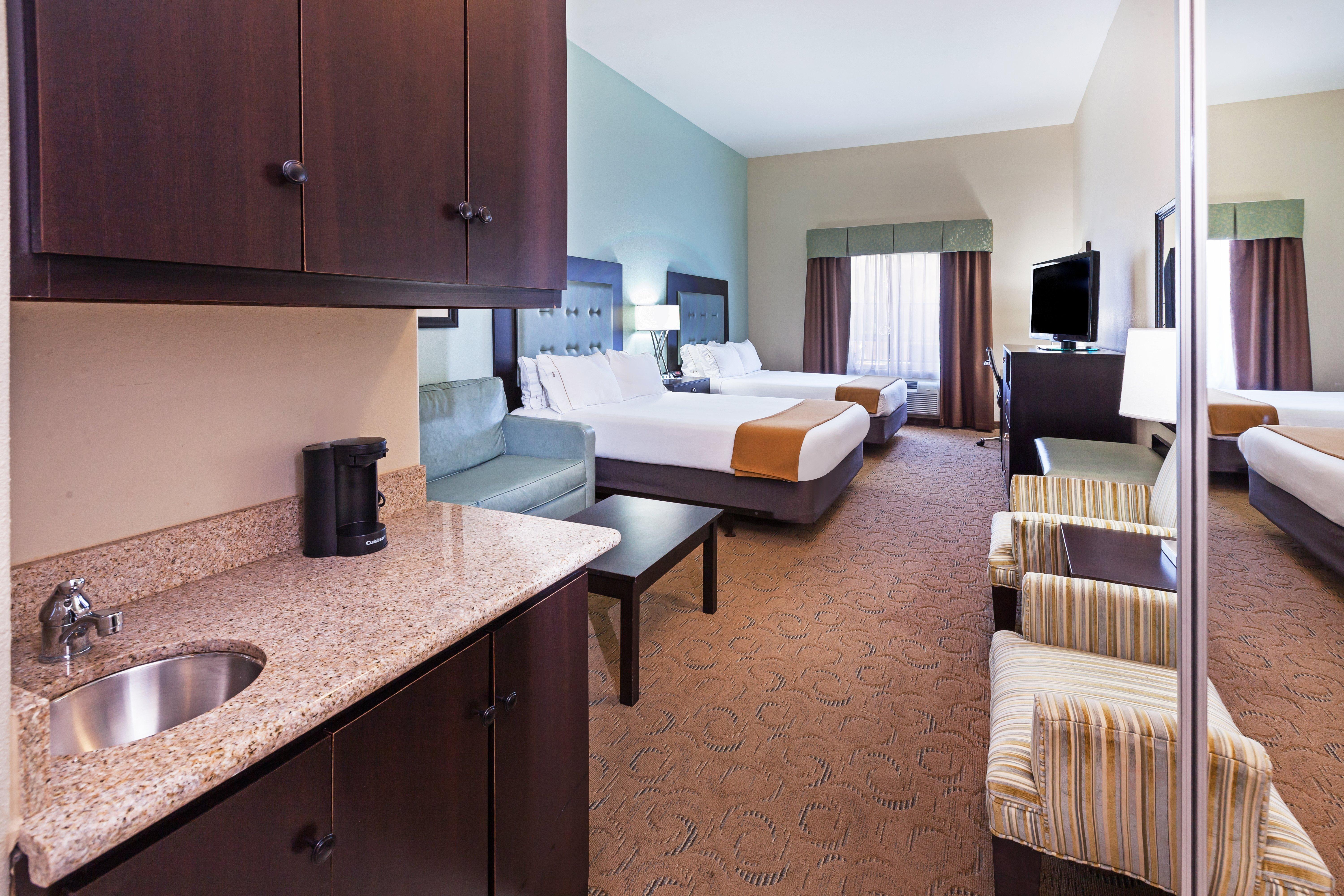 Holiday Inn Express & Suites Victoria, An Ihg Hotel Exterior photo
