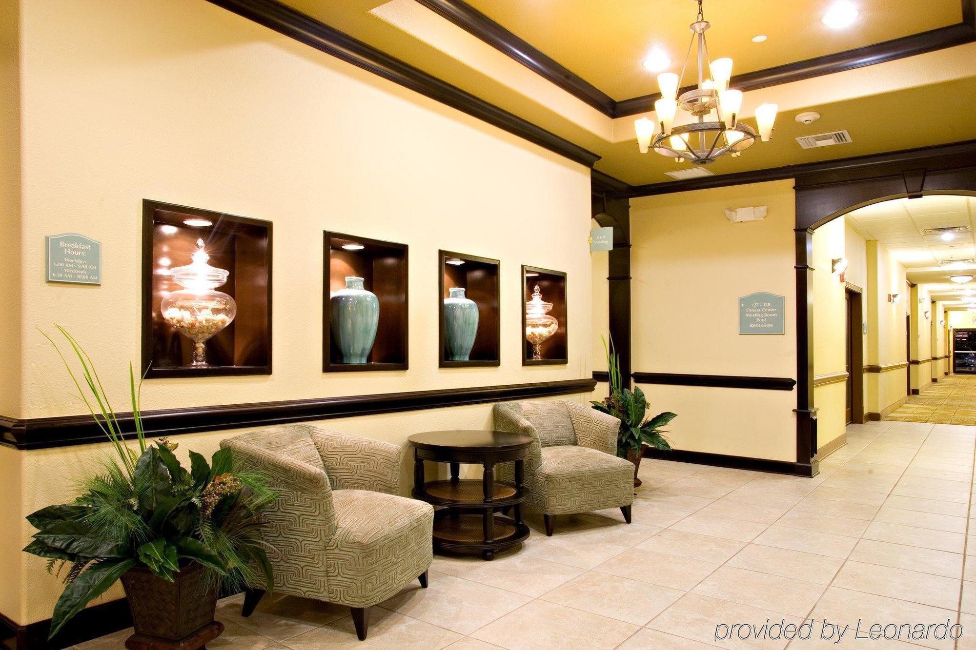 Holiday Inn Express & Suites Victoria, An Ihg Hotel Exterior photo