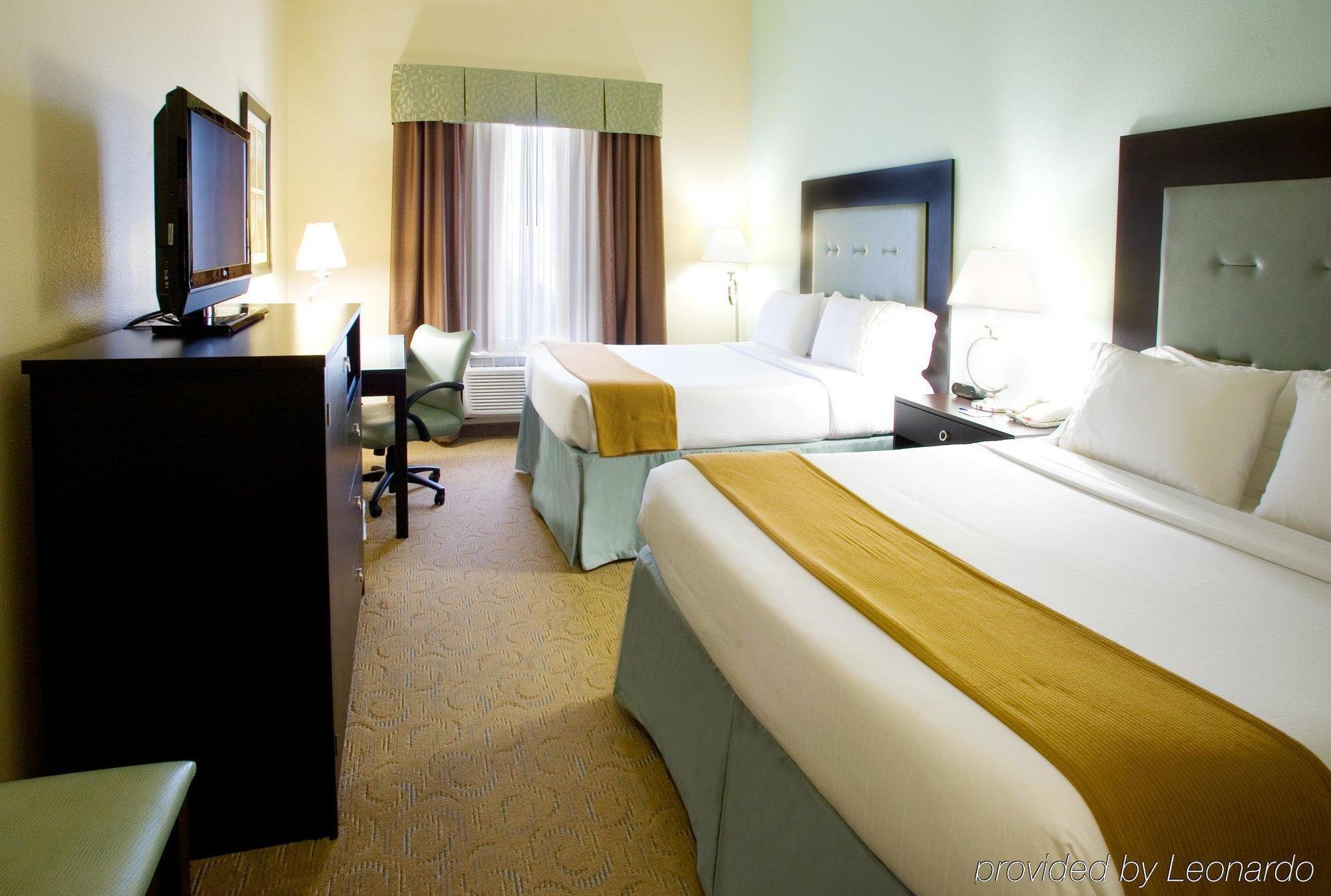 Holiday Inn Express & Suites Victoria, An Ihg Hotel Exterior photo